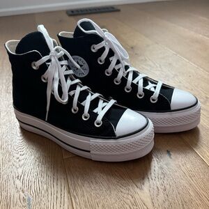 Converse Chuck Taylor All Star Lift High Top - Black & White - Size 5.5 - NWOT
